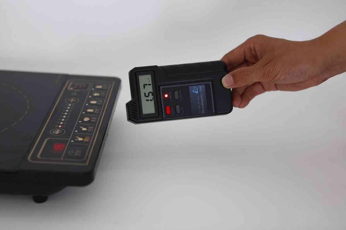 LZT-1000 電磁輻射測試儀，電磁場強(qiáng)度檢測儀測量電磁爐磁場輻射