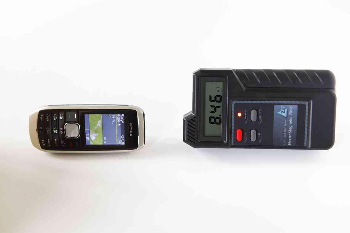 LZT-1000 電磁輻射測試儀，電磁場強(qiáng)度檢測儀檢測手機(jī)電磁輻射