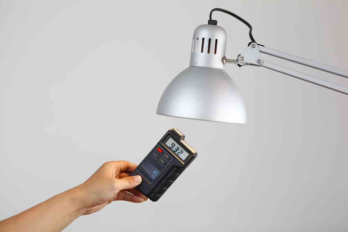 LZT-1150 電場(chǎng)強(qiáng)度測(cè)試儀，電場(chǎng)輻射測(cè)試儀測(cè)量臺(tái)燈電場(chǎng)輻射圖